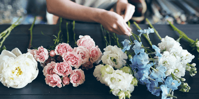 Faut-il Couper les Tiges des Fleurs Avant de les Mettre dans l’Eau ?