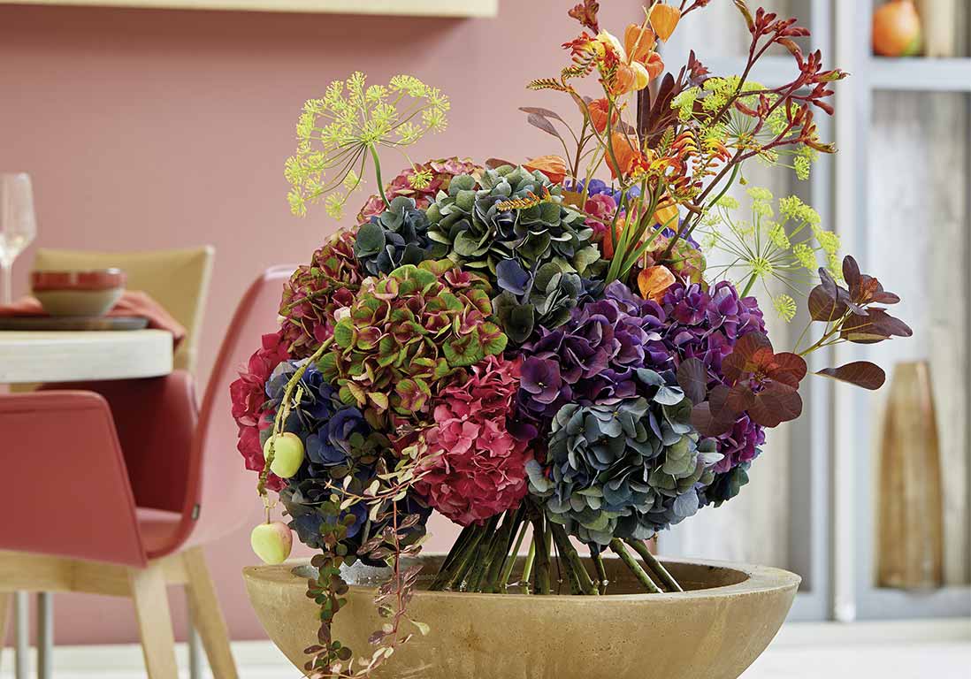 Les Fausses Hortensias pour une Décoration de Table Romantique