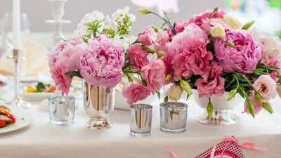 Les Fleurs Artificielles Idéales pour Sublimer une Table d’Entrée ou un Buffet