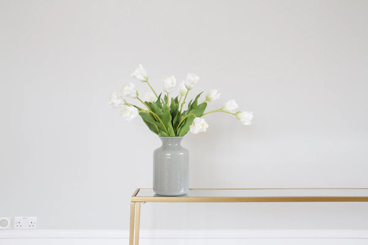 Les meilleures tulipes artificielles pour une décoration scandinave