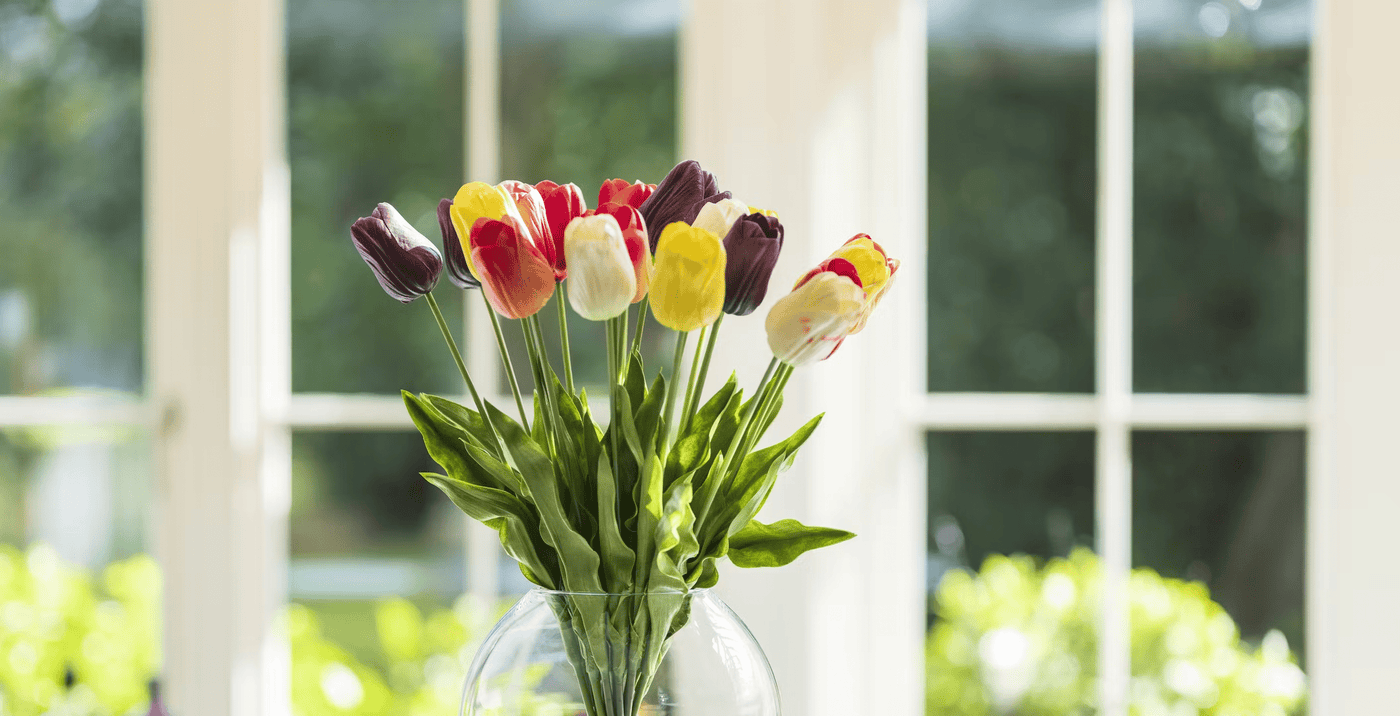 Pourquoi Choisir des Tulipes Artificielles Blanches ?